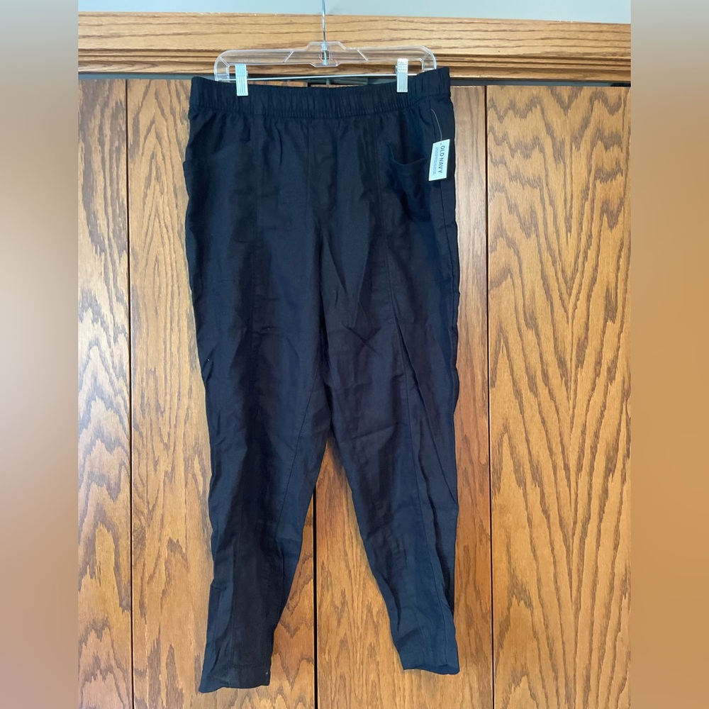 Old Navy Black Cropped Pants Relaxed Fit